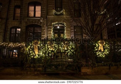 143,047 Christmas Lights Town Images, Stock Photos & Vectors | Shutterstock