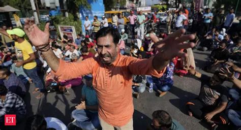 Kashmiri Pandit Jandk Migrant Kashmiri Pandit Employees Protest In