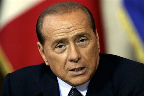 Silvio Berlusconi ex premiê italiano e magnata da mídia morre aos 86 anos