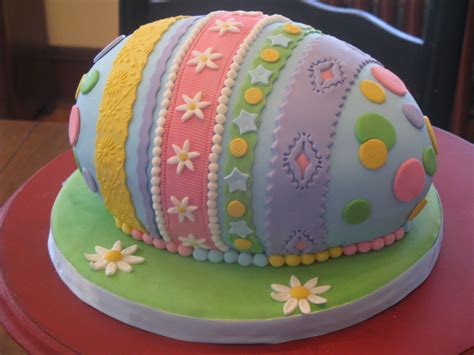 Happy Easter Egg Just A Happy Egg Easter Cakes Easter Egg Cake