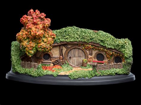 The Hobbit 18 Gardens Smial Hobbit Hole Diorama