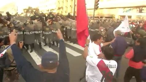 Castillo Fuera Manifestantes Antigubernamentales Se Enfrentan A La