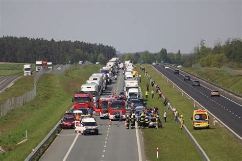 Wypadek na trasie S5 niedaleko Żnina zdjęcia Jedna osoba trafiła do