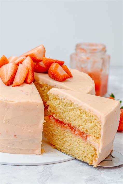 Best Strawberry Vanilla Cake With Strawberry Filling Sweet Mouth Joy