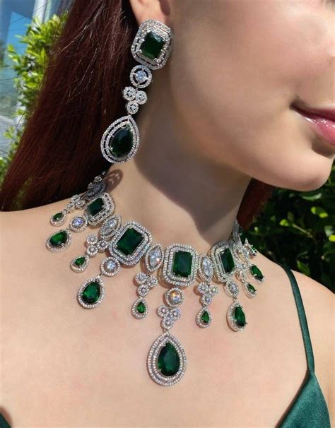 White Tone Emerald Green Princess Teardrop Pendant Necklace And