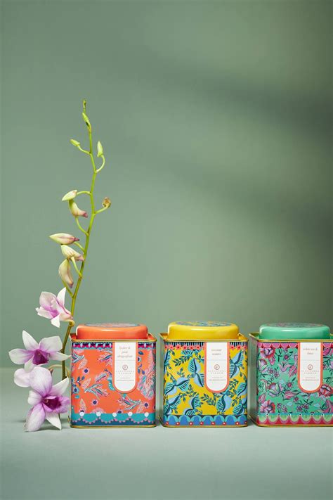 Alexandra Farmer The Flock Fresh White Tea & Lotus Tin Candle | Tin