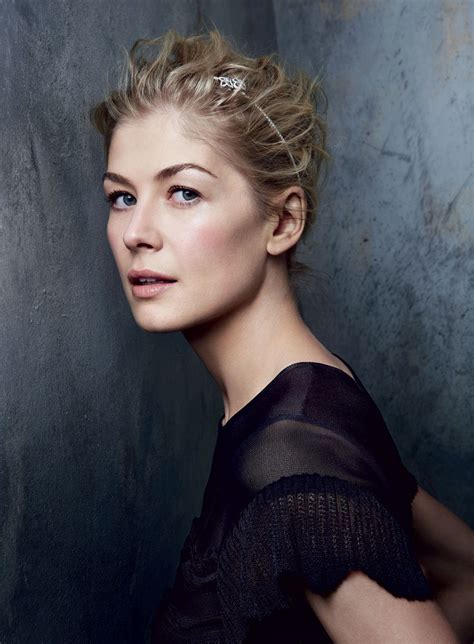 Rosamund Pike on Filming Jack Reacher With Tom Cruise: “The Chemistry ...