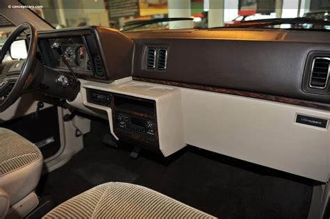 1984 Plymouth Voyager Image. Photo 1 of 5