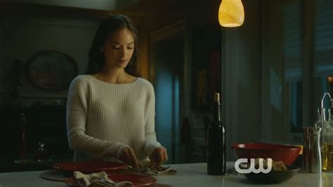 Kristin Kreuk - Beauty and the Beast TV Series Photos • CelebMafia