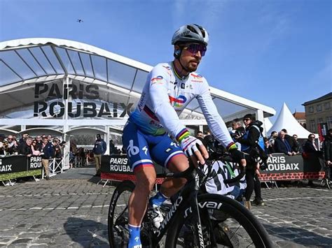 Peter Sagan Crashes Out Of Final Paris Roubaix As Cobbles Cause Chaos