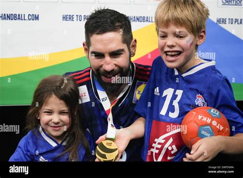 Nikola Karabatic de France célèbre après avoir remporté l Euro 2024