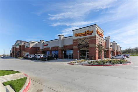 Retail Space for Lease in Mansfield, TX | Mansfield Market Center| PECO