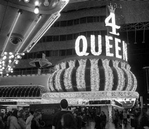 4 Queens Las Vegas | Visit las vegas, Las vegas, Vegas