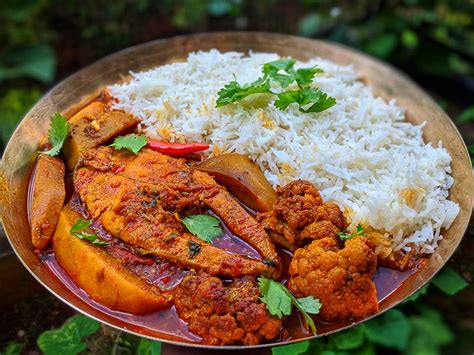 Bhetki Macher Kaliya Rogroge Bengali Style Barramundi Fish Curry