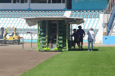 VIDEO Comienza la instalación de la grama híbrida en el Estadio