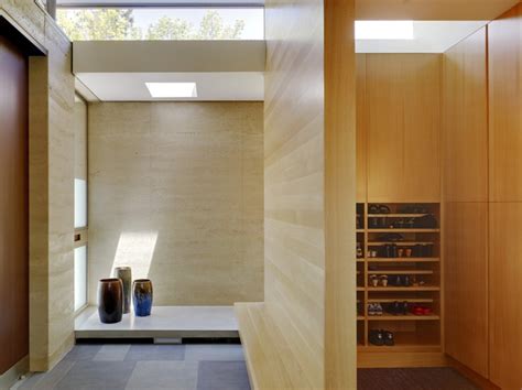 A Genkan Japanese Entryway Minimalist Entryway Residential Design