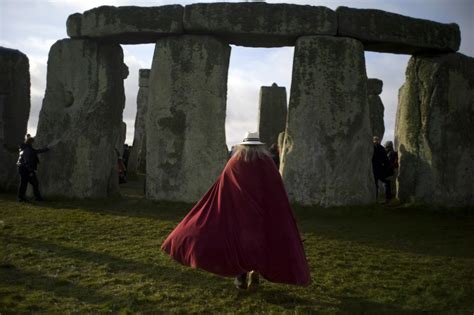 Treasures From the 'King of Stonehenge' Revealed in Bronze Age Burial