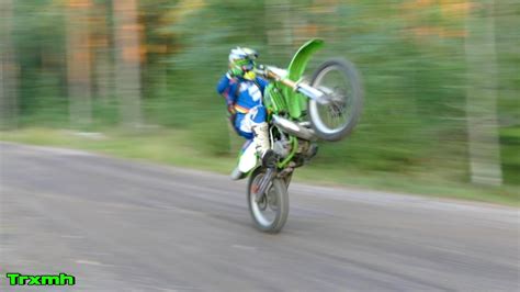 Kx500 Power Wheelies And Braaaps Youtube