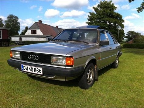 Audi 80 B2 Type 81 1983 Bilen står i original lak og