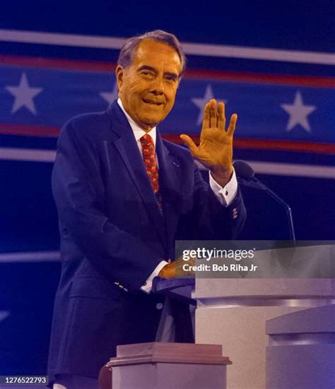 Bob Dole 1996 Presidential Campaign Photos and Premium High Res Pictures - Getty Images