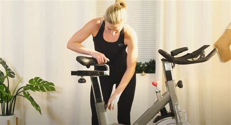 What Are Some Indoor Bike Workouts for All Fitness Levels?