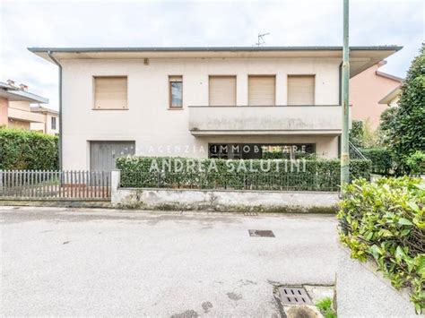 Vendita Villa Unifamiliare In Via Palmiro Togliatti Pontedera Buono