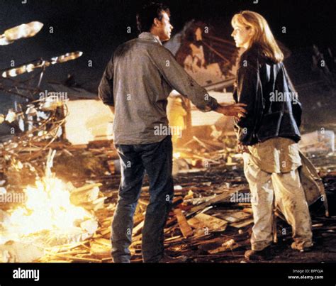 Bill Helen Hunt Twister 1996 High Resolution Stock Photography and ...