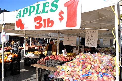 Photos of the Union Square Greenmarket, a farmers' market in the heart ...