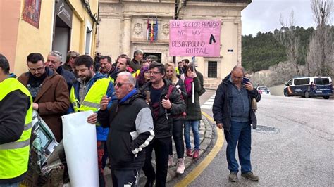 Los Agricultores Y Ganaderos De Cuenca Sustituyen El Tractor Por La