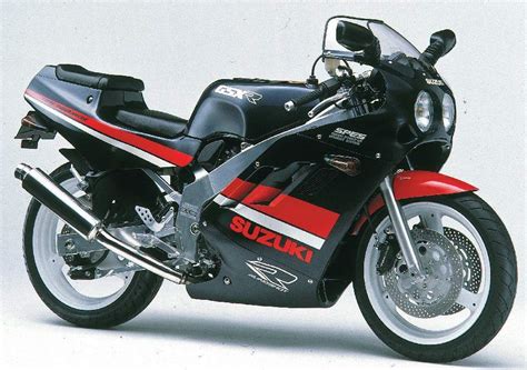 SUZUKI GSX-R400 (1993-1995) Specs, Performance & Photos - autoevolution