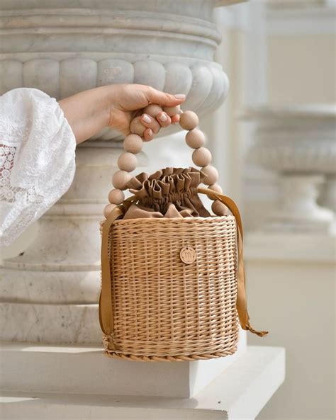 Straw Summer Bucket Bag With Wooden Handle Round Wicker Handbag Basket