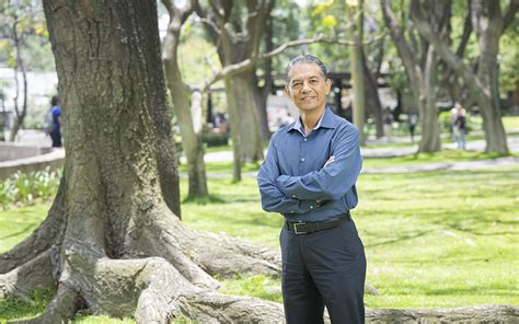 Genaro Portales un camino de logros y pasión en el ITESO CRUCE