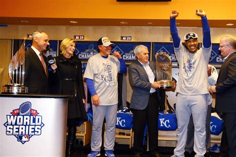 Salvador Perez Wins 2015 World Series MVP Award