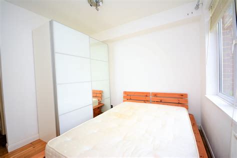 1 Bedroom Flat For Sale In Brangwyn Crescent Colliers Wood Sw19