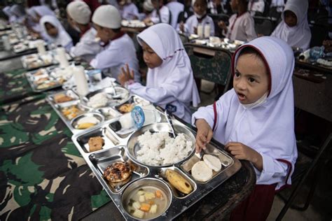 Cek Data Prabowo Janjikan Makan Siang Gratis Berapa Anggarannya