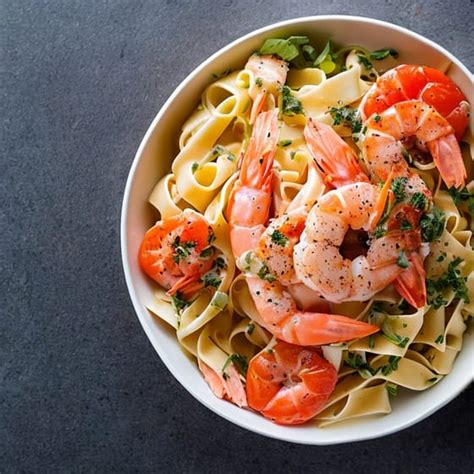 Tagliatelle Salade Met Gerookte Zalm En Garnalen Jumbo