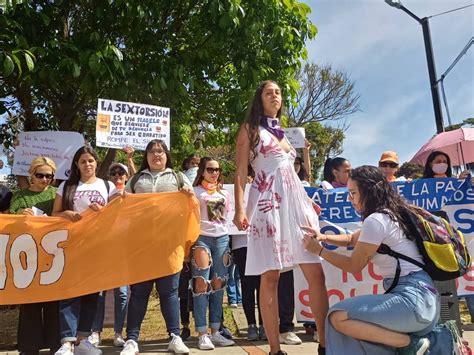 Mujeres marcharon por las calles de Mérida exigiendo justicia para