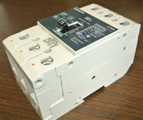 Siemens Ngg B Circuit Breaker A Y V V Pole