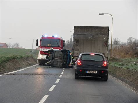 Fotogalerie Jednou Z Dopravn Ch Nehod B Hem Tvrte N Ho R Na Byla