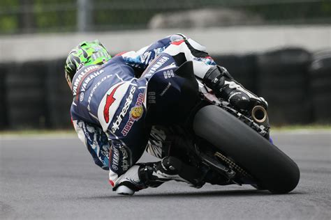 Beach Retains MotoAmerica Supersport Pole Position At Rainy Road