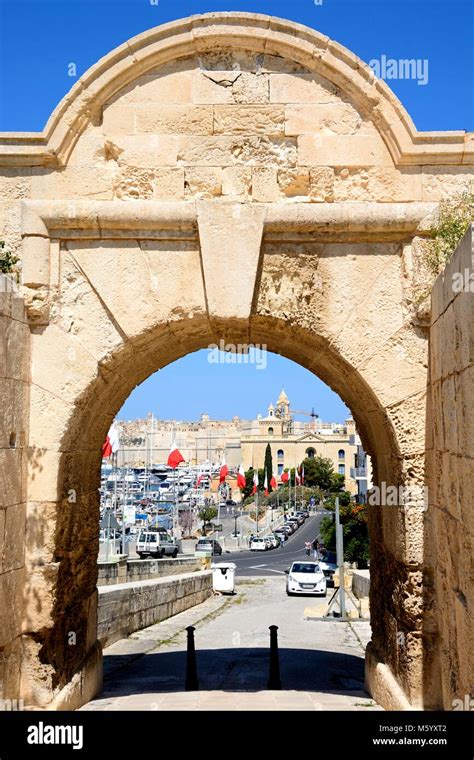 The Arches Marina Malta Hi Res Stock Photography And Images Alamy