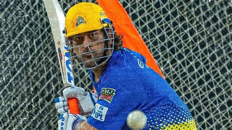 Watch Ms Dhoni Smashes No Look Six Chepauk Crowd Roars For Csk