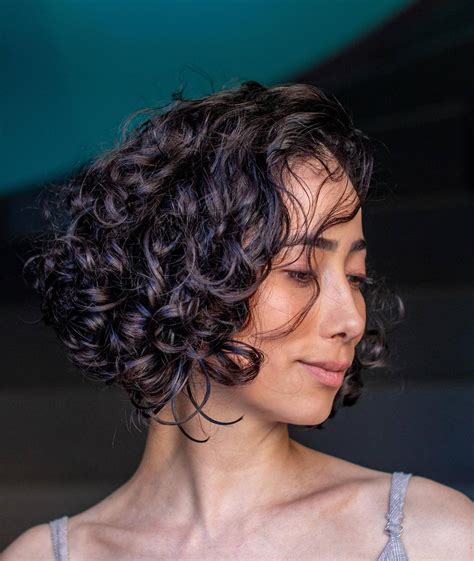 Different Versions Of The Curly Bob Hairstyle