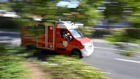 Calais Un Choc Frontal Entre Deux Motos Fait Un Mort Et Un Blessé