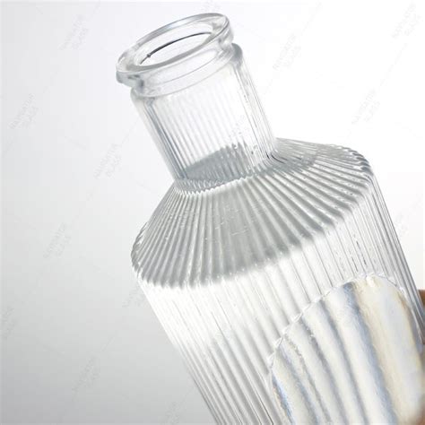 Custom Made New Design 700ml Empty Glass Bottles Navigator Glass