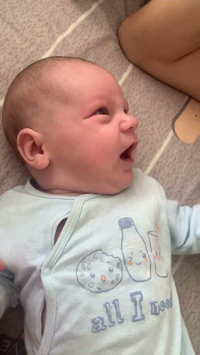 Плач на звук скиглення - YouTube