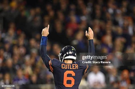 Jay Cutler Bears Photos And Premium High Res Pictures Getty Images