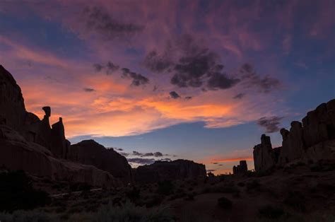 9 Places to Enjoy an Arches National Park Sunset - Volumes & Voyages