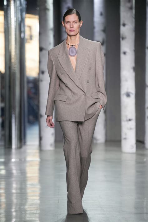 Michael Kors Leans Into the New Neutrals for Fall 2023 - Fashionista