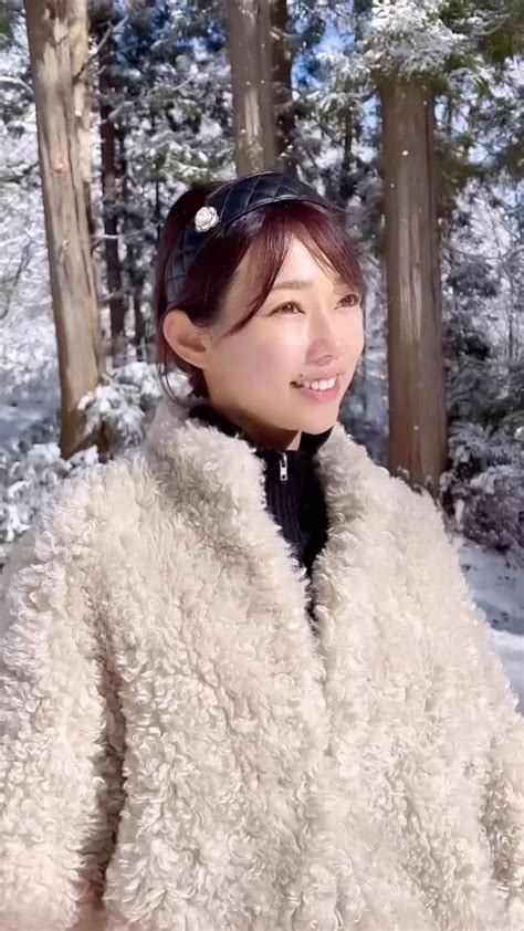 堀江聖夏さんのインスタグラム動画 堀江聖夏instagram 「⌇☃️ ️ ⁡ ちょっとだけ早い雪を味わってきました〜 ᐟ ᐟ 雪が綺麗